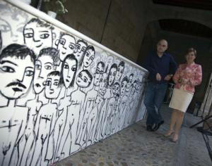 D. A.  La consejera de Cultura acompañó ayer a Calixto Bieito durante la inauguración del certamen