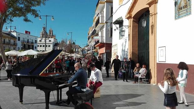 Los pianos se ubicaron en diferentes enclaves de Utrera