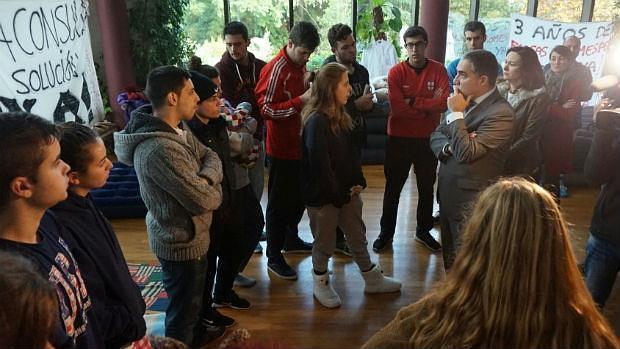 Bendodo invita a la Junta «a irse» si no encuentra una solución a las escuelas de hostelería