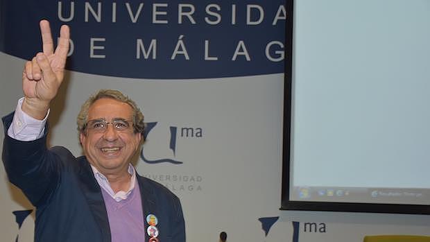 José Ángel Narváez tras la victoria que le hacer rector / J.J.M.