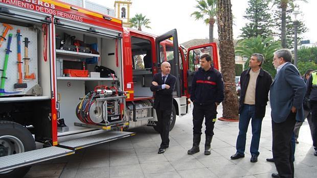 Camión autobomba para los Bomberos / L.M.