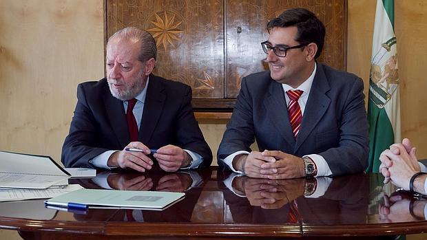 El alcalde de Utrera y el presidente de la Diputación han firmado el acuerdo
