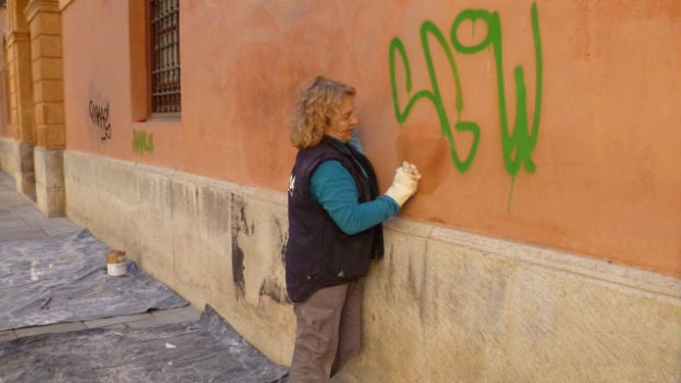 El grafitero «Roonier» reincide en el Palacio Arzobispal de Granada