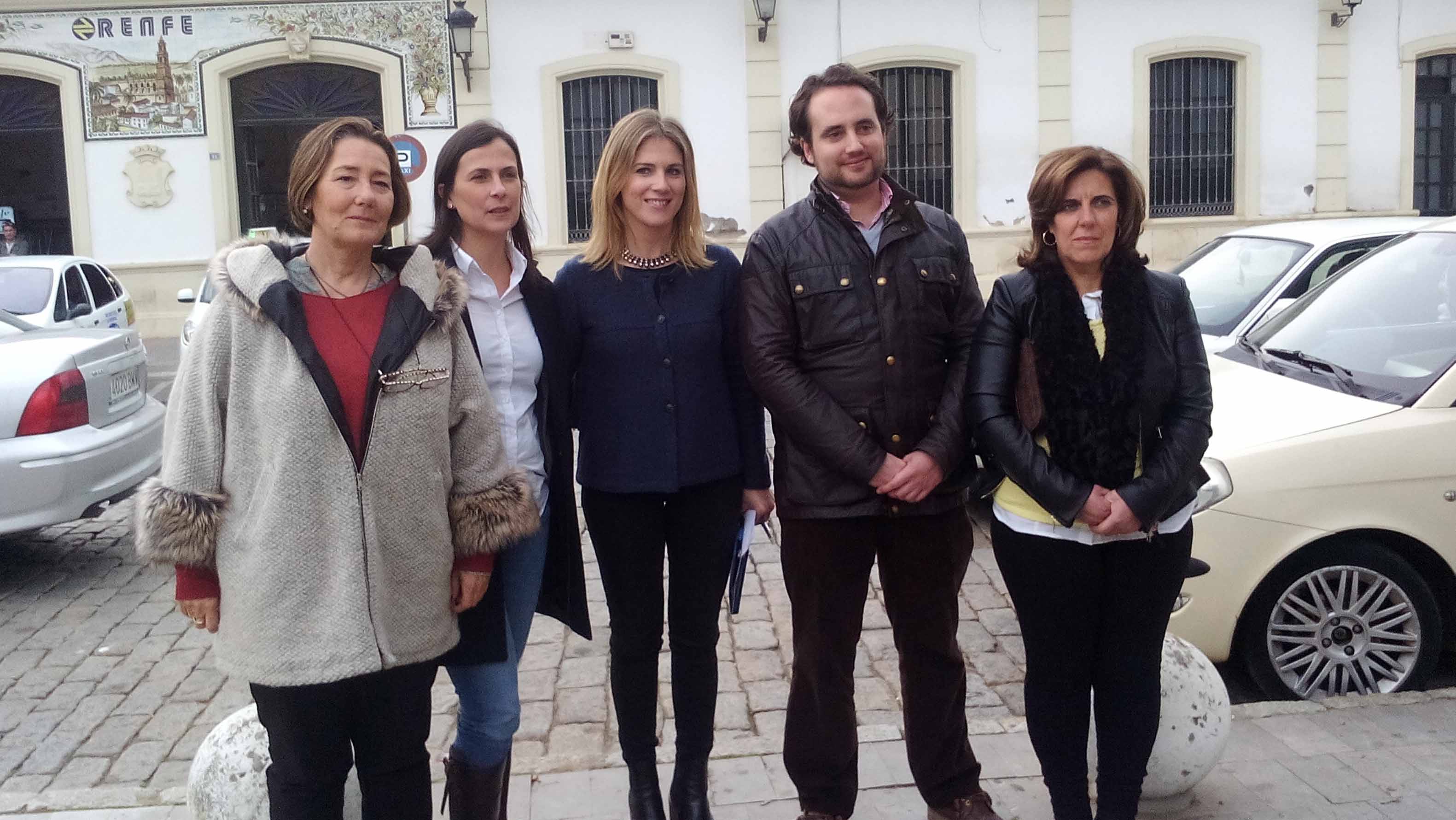 Ana Mestre (PP) en su visita a la localidad de Utrera/ C.L.