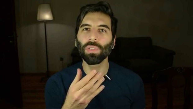 El bloguero Roosh Valizadeh en uno de sus vídeos en Youtube