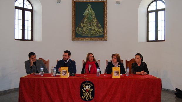 Presentación del libro sobre las escuelas del Ave María /L.M.