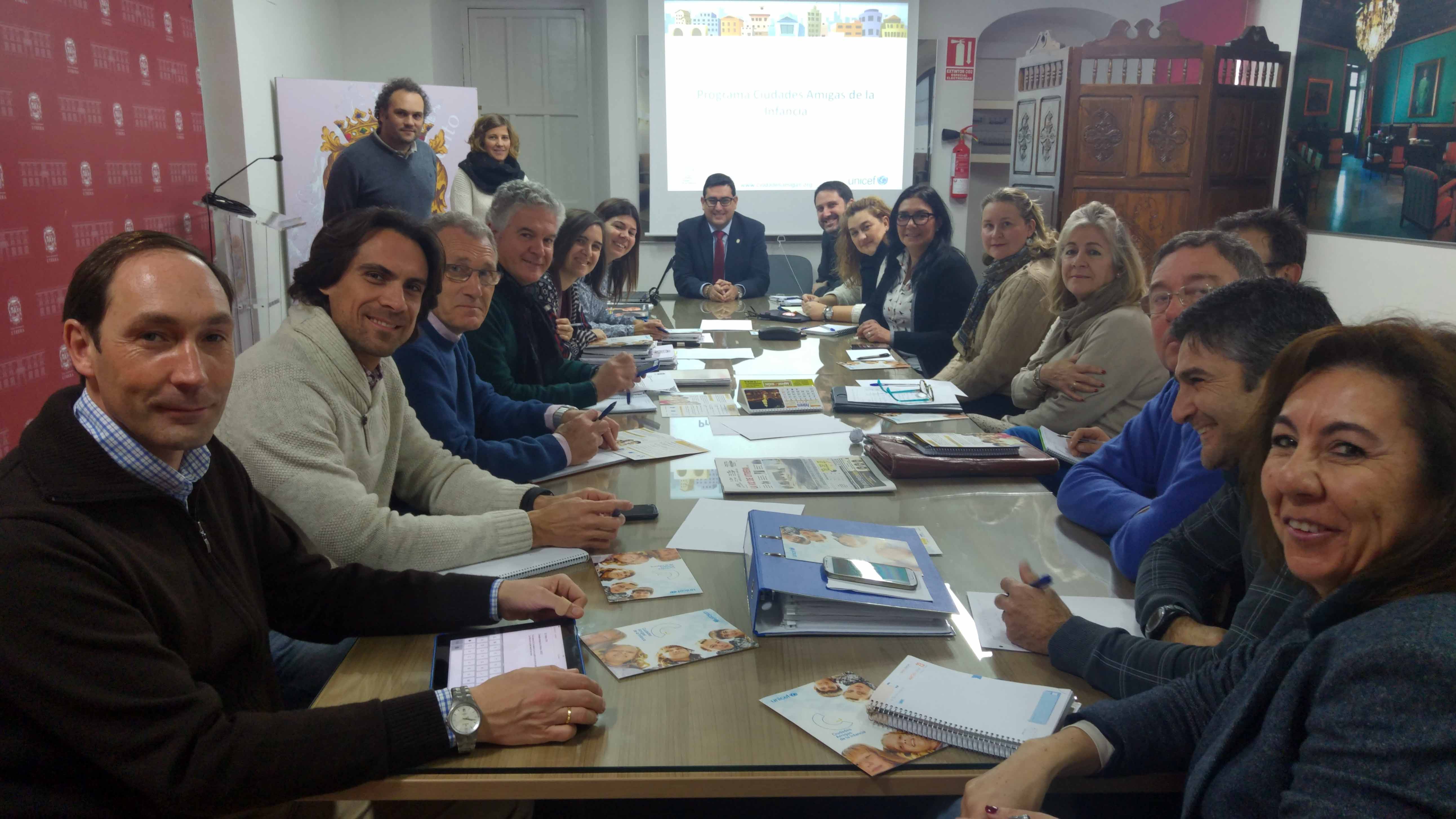 El encuentro entre los directores y el alcalde de Utrera/ G.P.