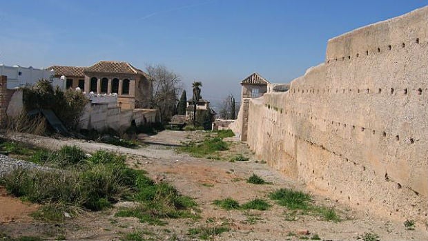 Muralla zirí en el Alto Albaicín de Granada