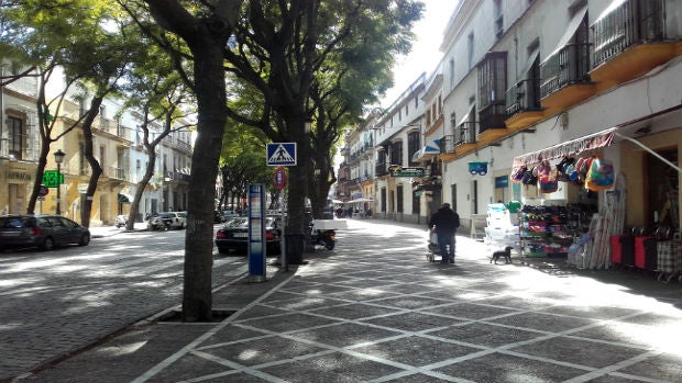 Calle Porvera, de Jerez, limitada a zona naranja de la ORA (J.P.)