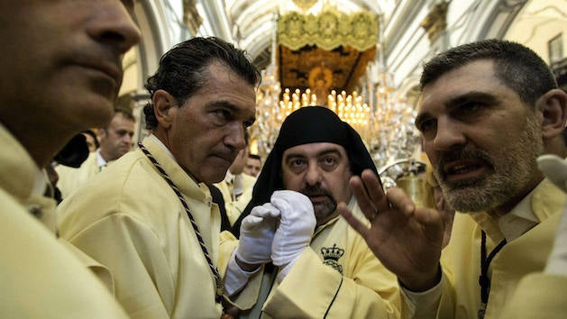 Antonio Banderas con las Reales Cofradías Fusionadas en el Domingo de Ramos / ABC