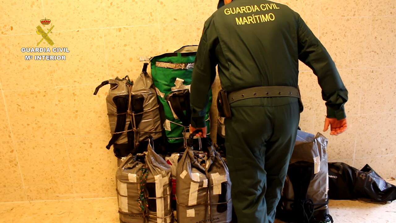 Las mochilas localizadas por la Guardia Civil