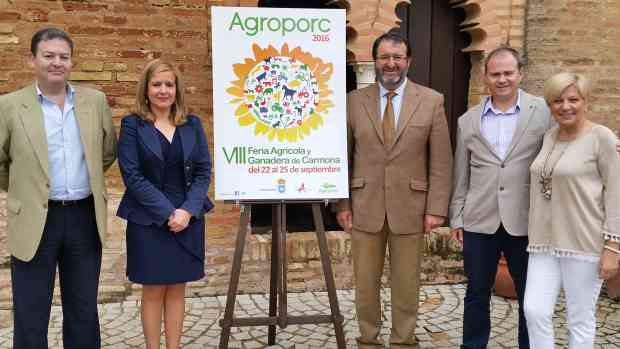 El alcalde de Carmona y responsables de Agroporc han presentado la nueva imagen del evento