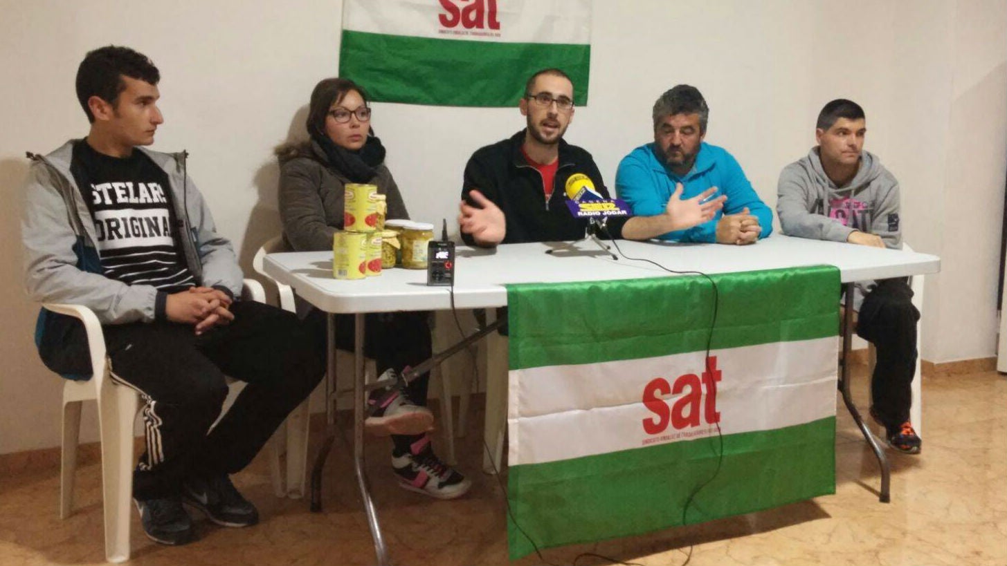 El portavoz del SAT, Francisco Jesús Moreno, en el centro, durante un acto de su formación.