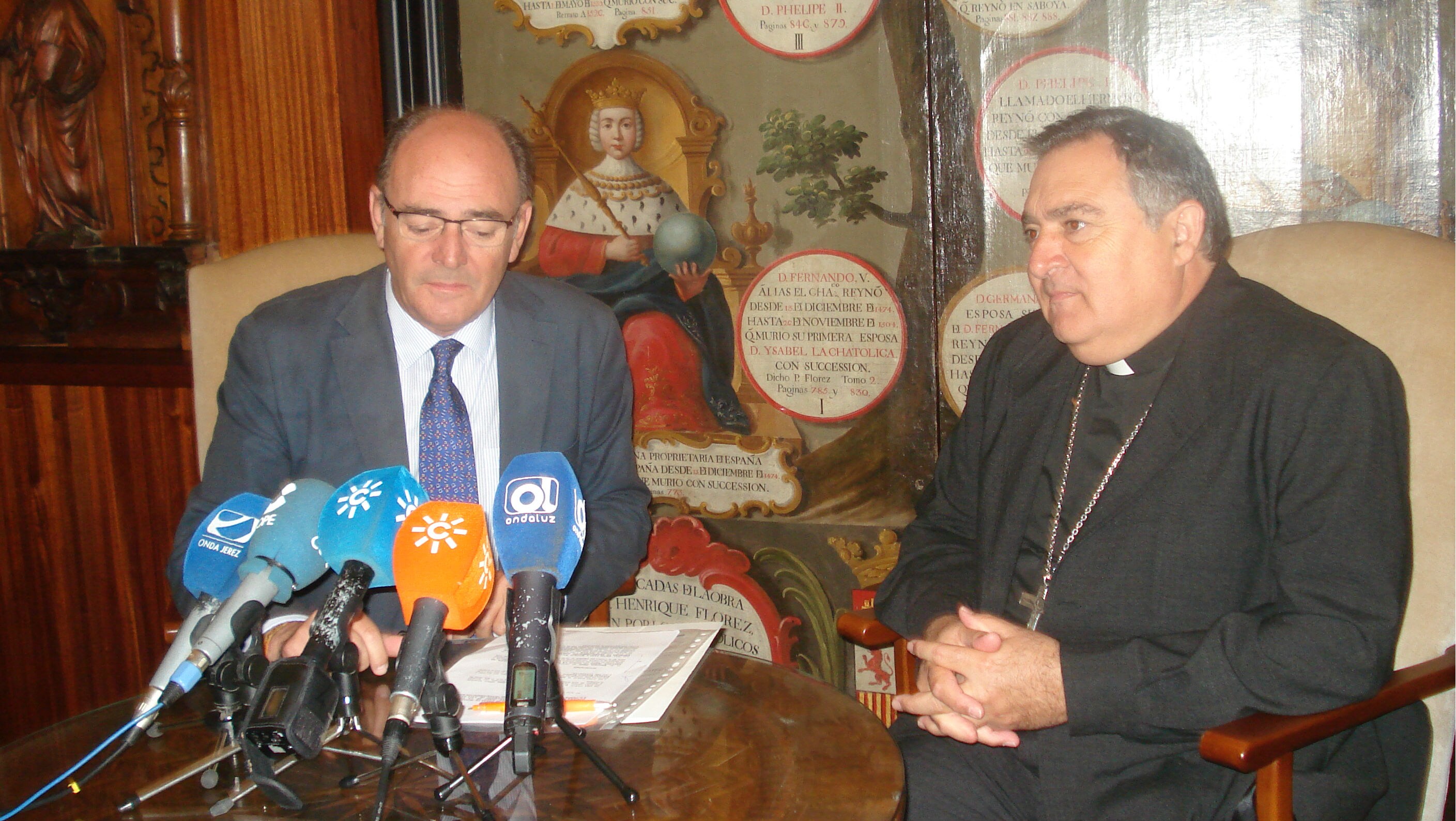 Don José Mazuelos e Ignacio Campo en la firma de la finalización de las obras de Santiago