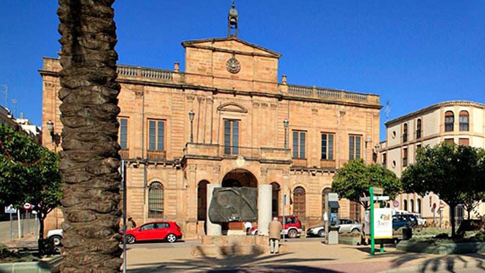 Fachada del Ayuntamiento de Linares