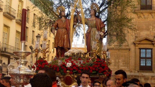 San Ciriaco y Santa Paula en procesión