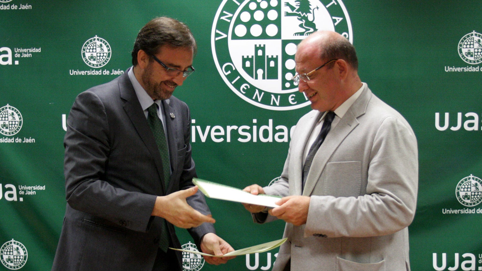 Convenio para potenciar la declaración de la Catedral de Jaén como patrimonio de la humanidad