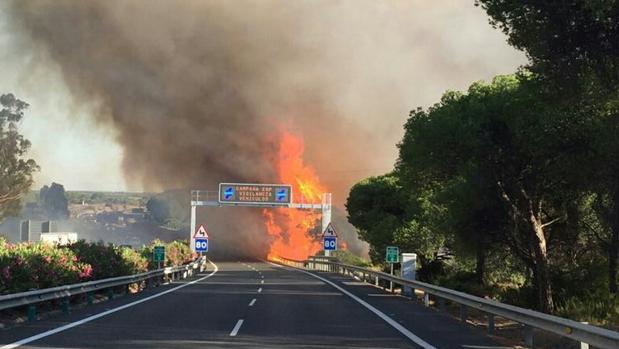 Gibraleón arde por segundo día consecutivo