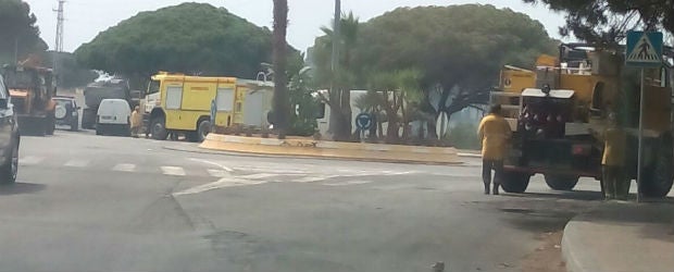 Bomberos trabajan en Chiclana