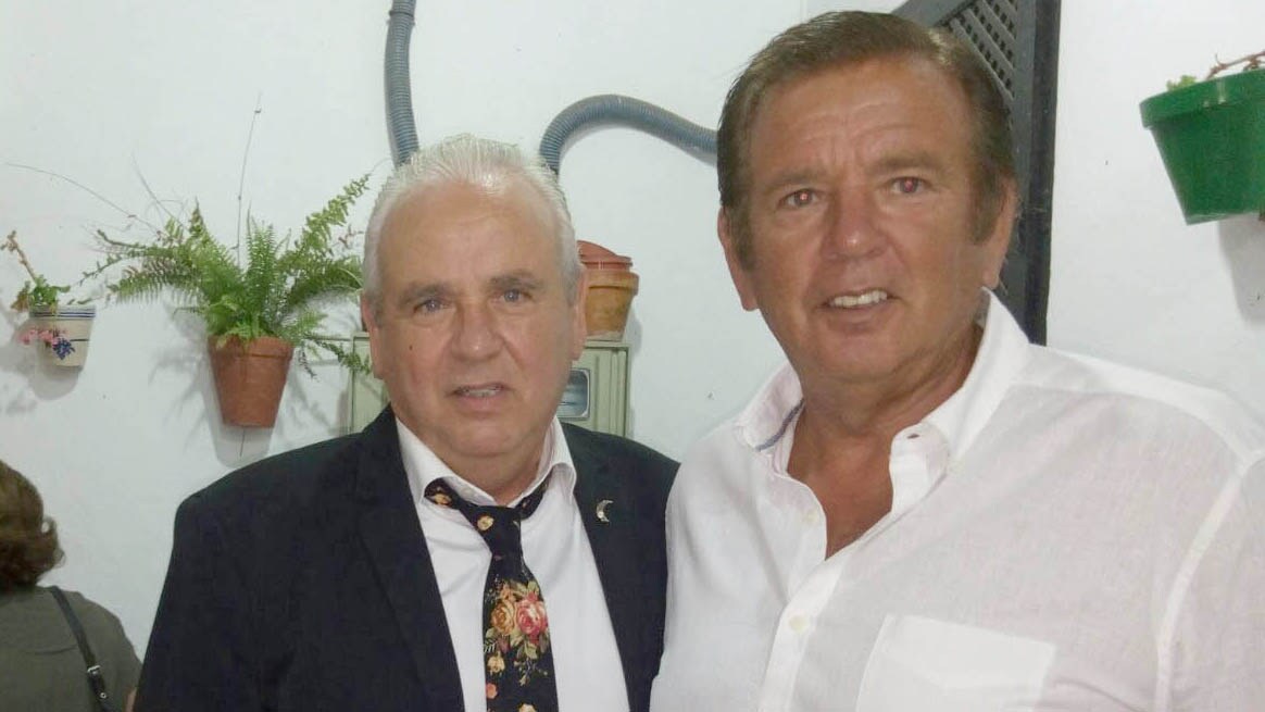 Candela y su hermano Juan Luis Montoya que fue homenajeado como ex concejal de Festejos/A.F.