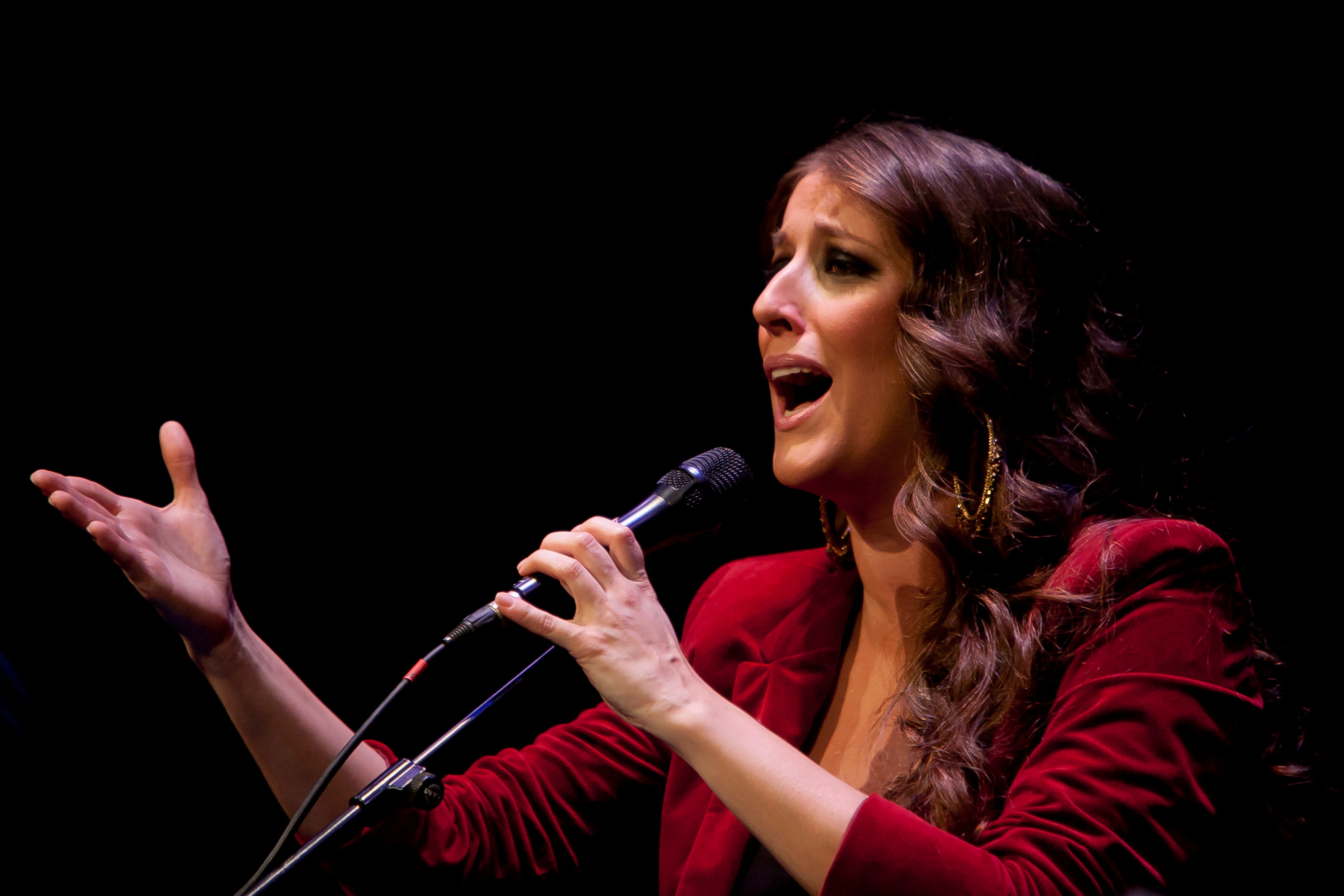 La cantante onubense Argentina en un concierto