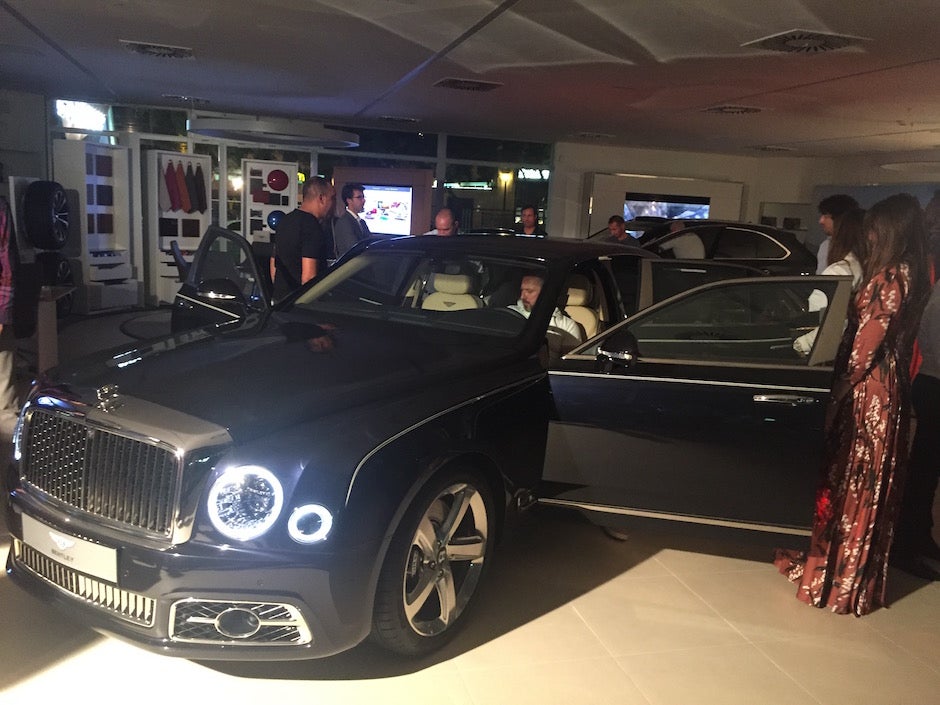 El nuevo Bentley Mulsanne fue examinado por los potenciales clientes