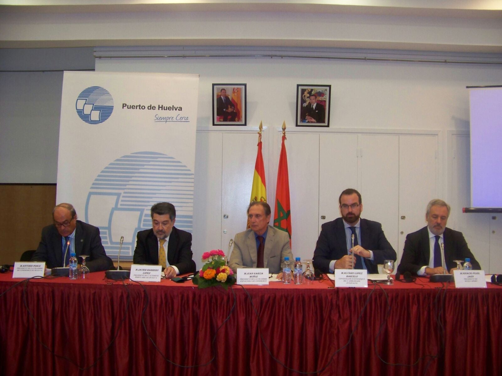 Representantes del Puerto de Huelva durante la presentación en Casablanca