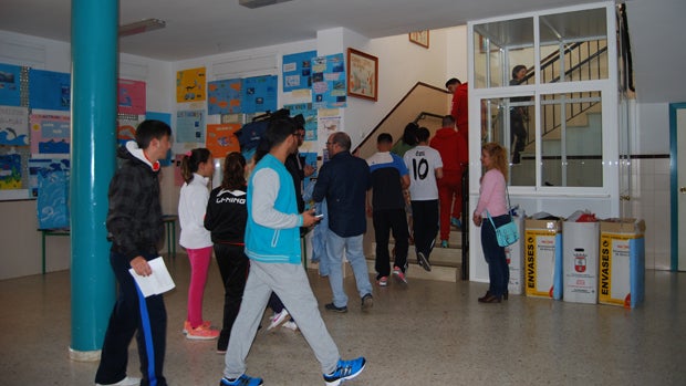 Alumnos de un colegio de Dos Hermanas / L.M.