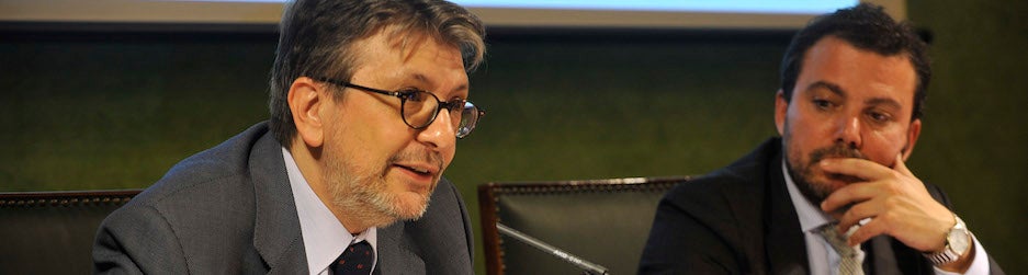 Ignacio Camacho y Fernando del Valle durante la conferencia