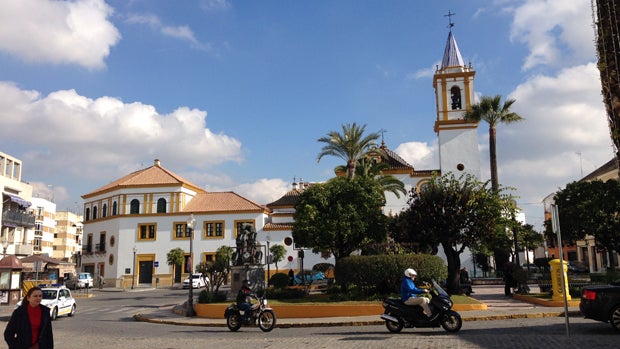 Centro de Dos Hermanas / L.M.