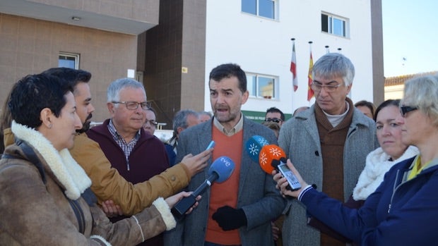 Antonio Maíllo con el ex alcalde José López y el diputado provincial Manuel Lay