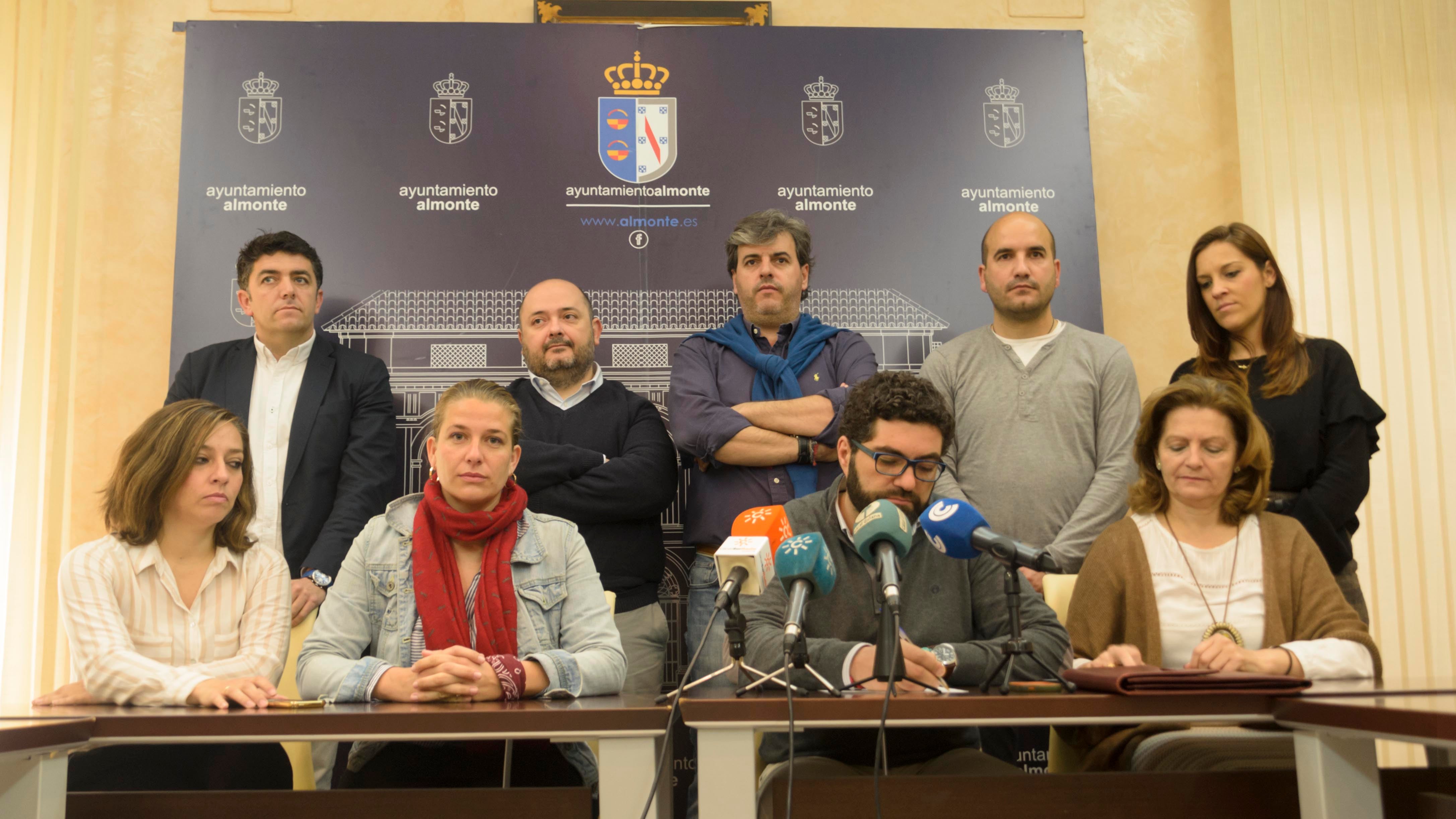 El Grupo Municipal Socialista de Almonte cierra filas en torno a su alcaldesa
