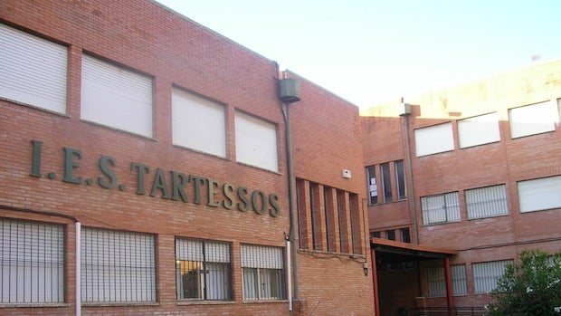 Tres días de huelga para exigir mejoras en el IES Tartessos de Camas