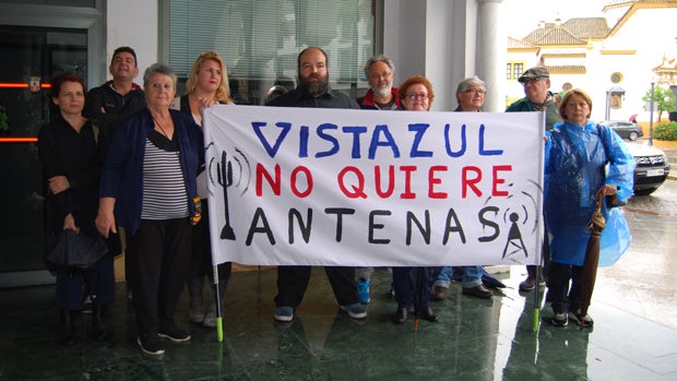 Vecinos de Vistazul protestan a las puertas del Ayuntamiento