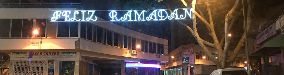 Luminoso de Feliz Ramadán en las calles de Torremolinos