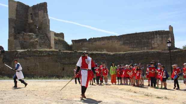 Caballeros en el Alcázar son algunos de los elementos narrativos del proyecto