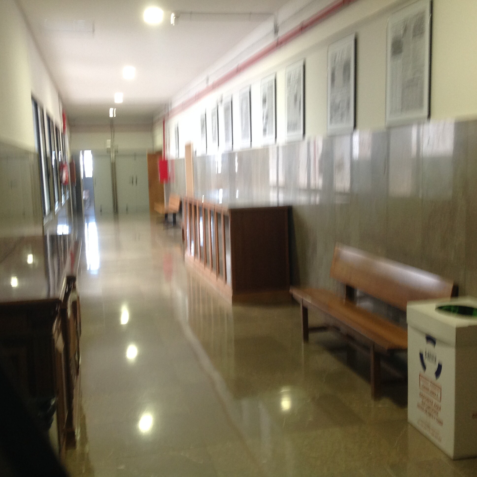 Pasillos vacíos en el Palacio de Justicia de Huelva