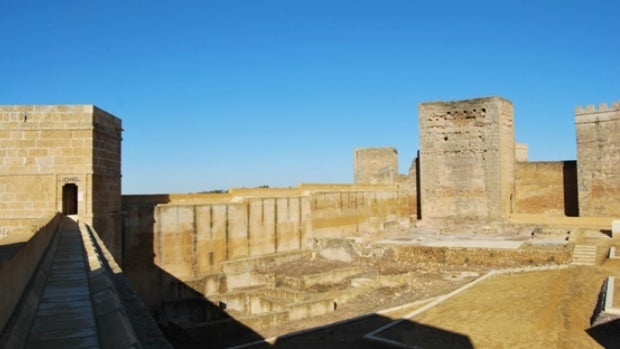 El Castillo de Alcalá es una de las fortalezas más grandes de Andalucía