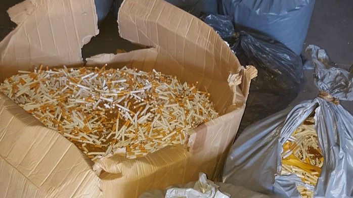 La Policía descubre en una nave de Andújar más de 20.000 cajetillas de tabaco ilegal