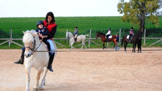 El centro La Magia Ecuestre de Alcalá de Guadaíra lleva sus terapias con caballos a Sicab