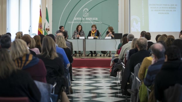 Andalucía pone en marcha una renta mínima para combatir la pobreza