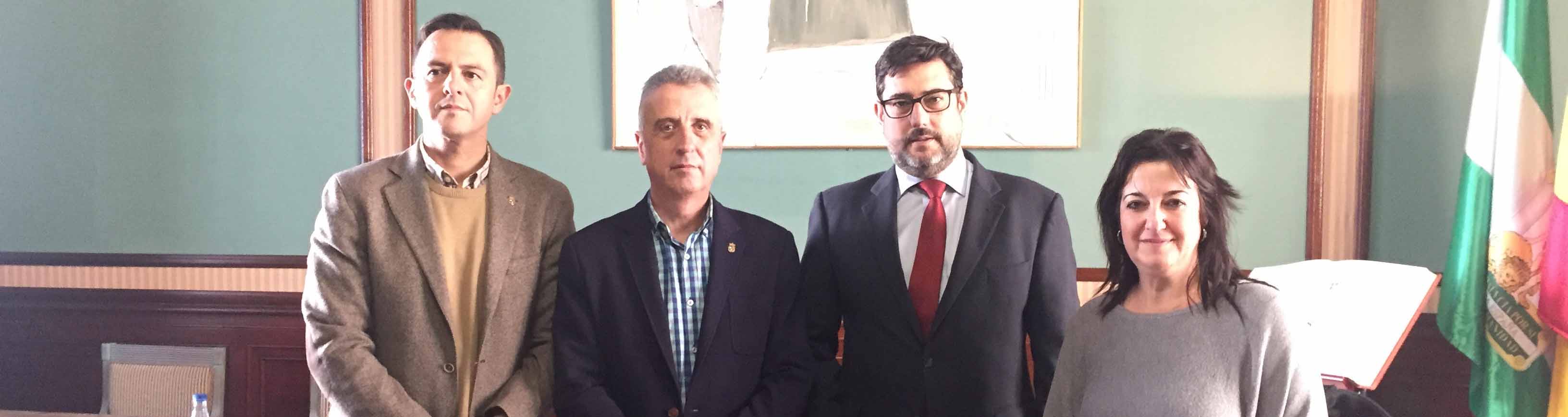 Los representantes utreranos junto a la representación de Lucena