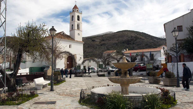 Cerca de 900 euros en multas por aparcar el alcalde de Bacares de forma indebida en la capital