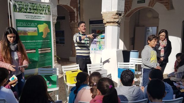 Un proyecto para educar a los niños de Carmona en el conocimiento del medio ambiente
