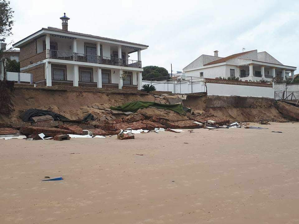 El temporal provoca destrozos en la Costa de Huelva
