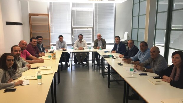 Los alcaldes han mantenido un primer encuentro en Carmona