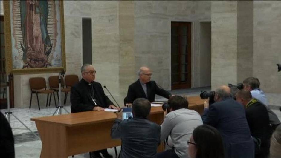 Los obispos chilenos ponen a sus cargos a disposición del papa por el escándalo de los abusos sexuales