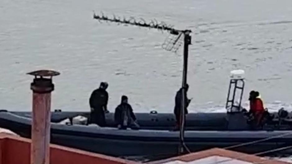 Narcotraficantes crean un grupo de WhatsApp para alertar de la presencia policial en el Estrecho