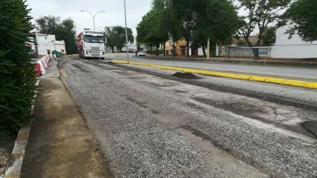 La actuación sobre el firme de la carretera ha comenzado este martes