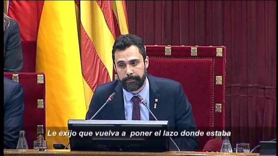 Alta tensión en el Parlament por los símbolos